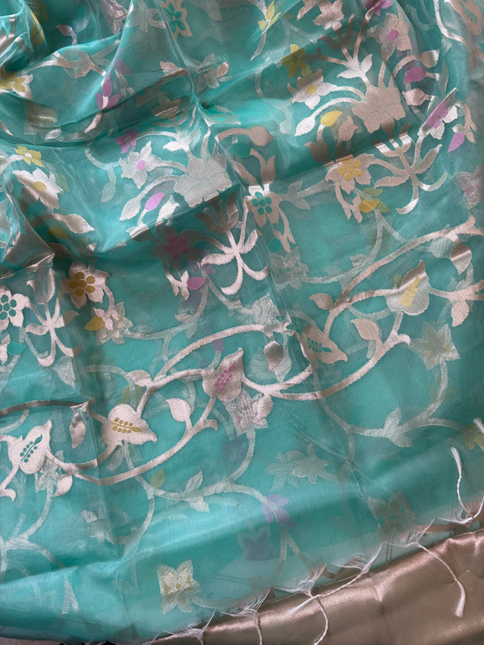 BONOLOTA - Pastel green muslin jamdani zari work comes with blouse piece