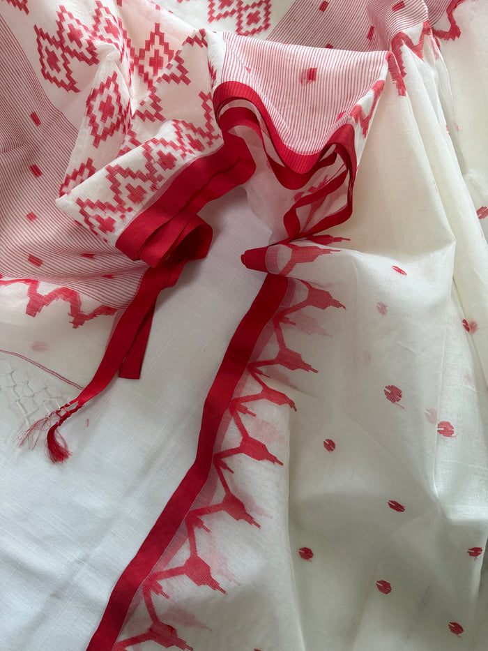 LAL PAAR- White muslin jamdani handwork comes with blouse piece