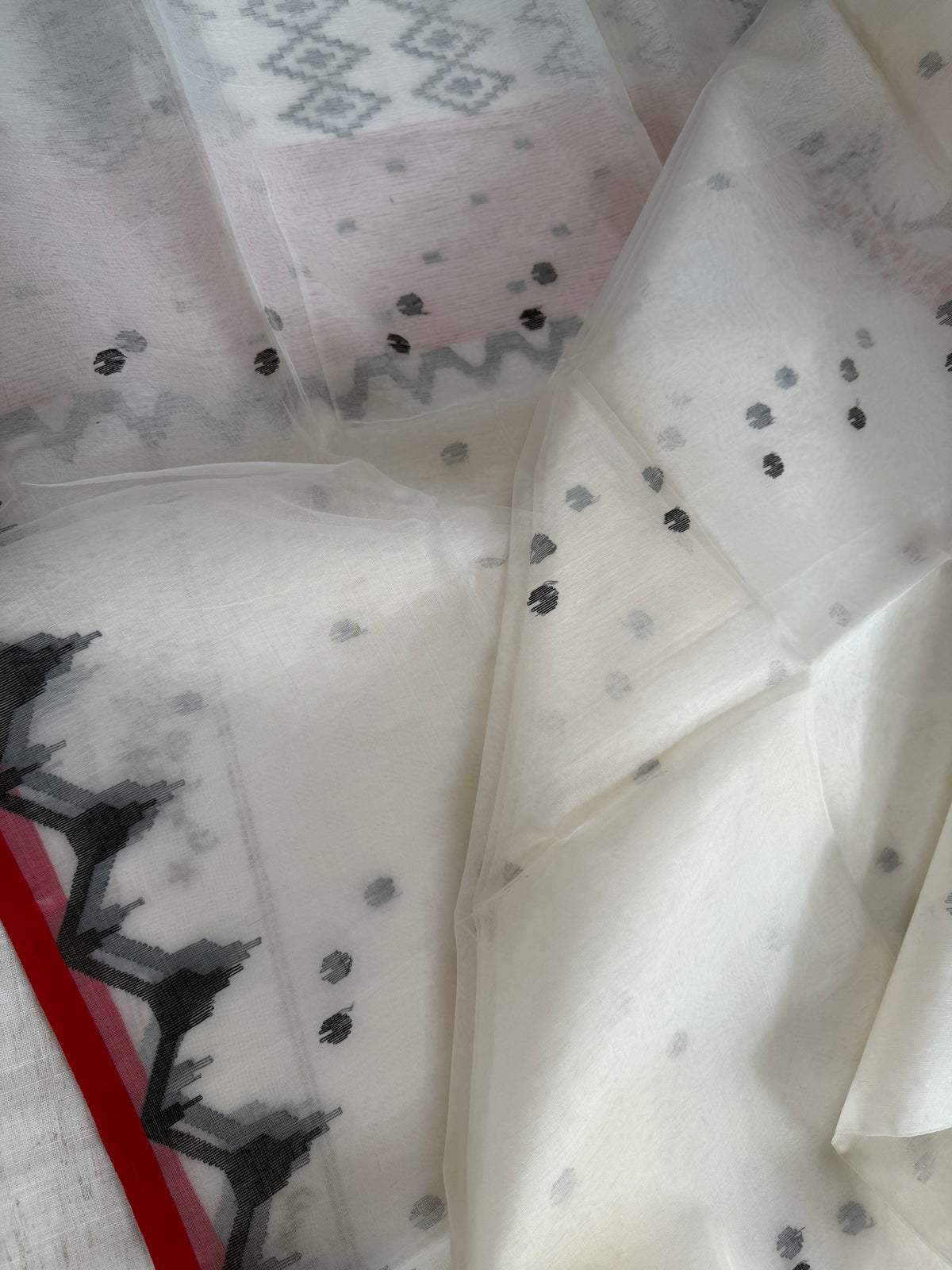 SHADA LAL- White muslin jamdani handwork comes with blouse piece