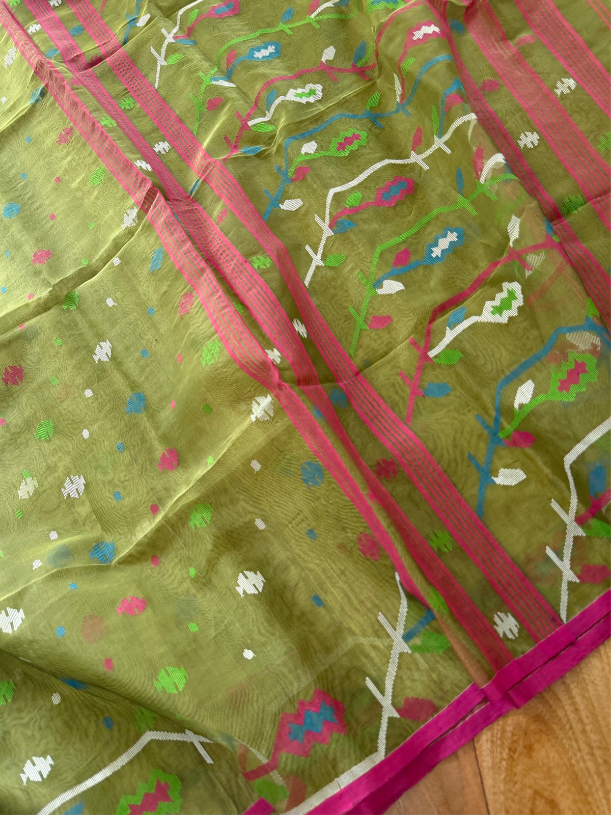 SABUJ BOU -Green muslin jamdani hand weaving