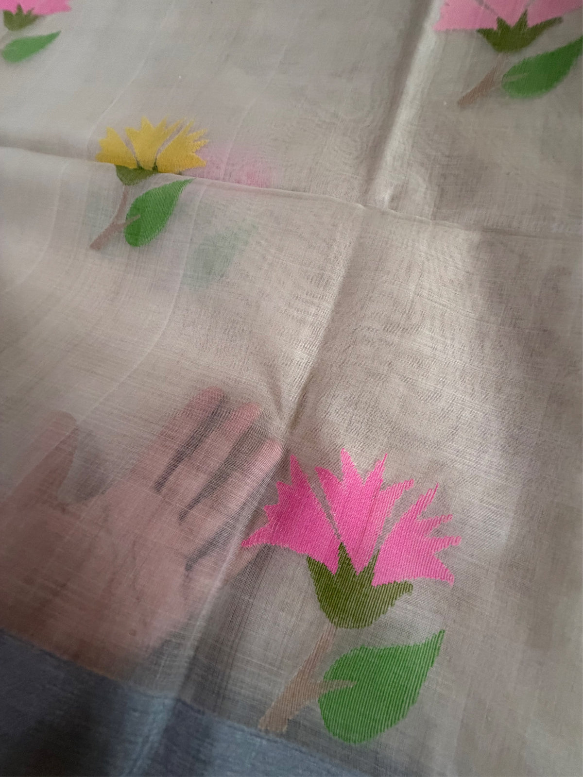 SADA PHOOL - Cream muslin jamdani hand weaving comes with blouse piece