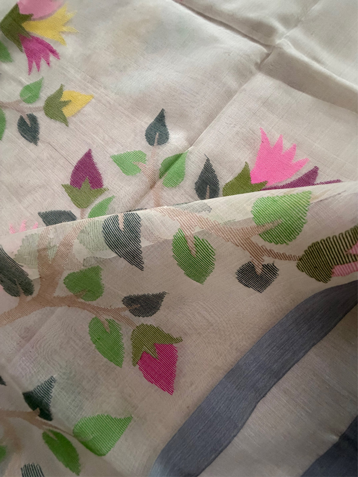 SADA PHOOL - Cream muslin jamdani hand weaving comes with blouse piece