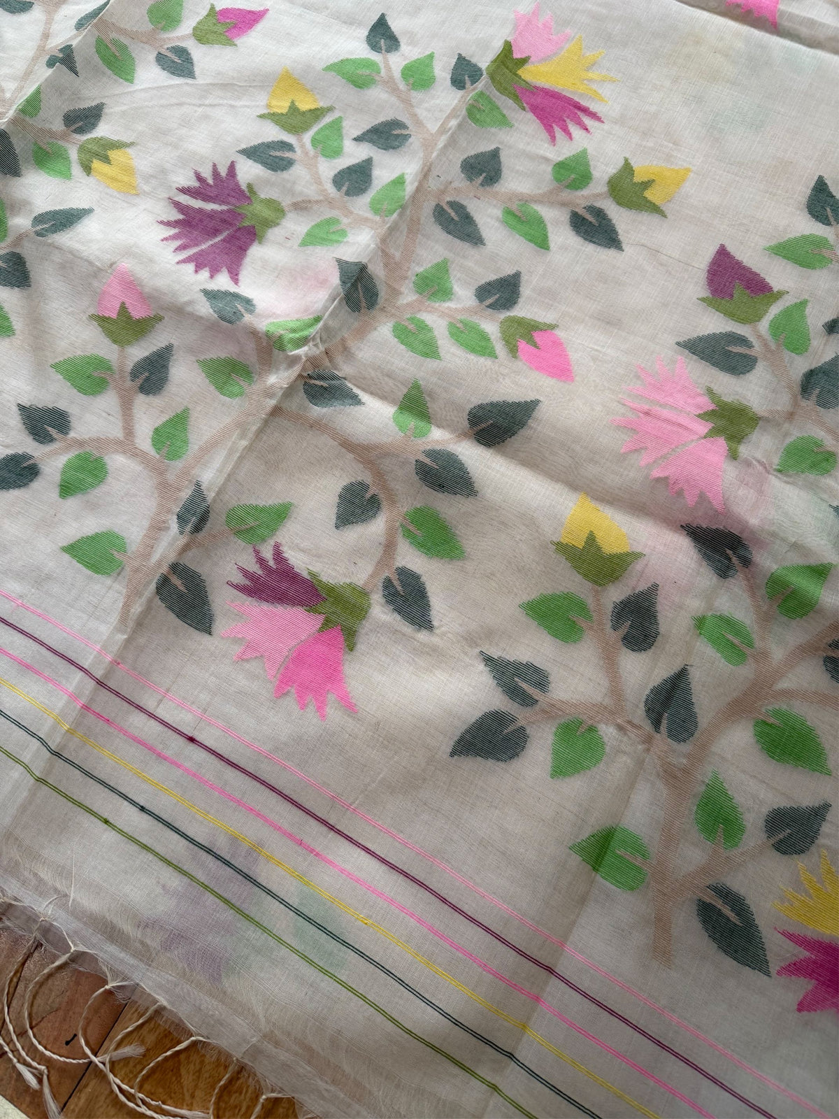 SADA PHOOL - Cream muslin jamdani hand weaving comes with blouse piece