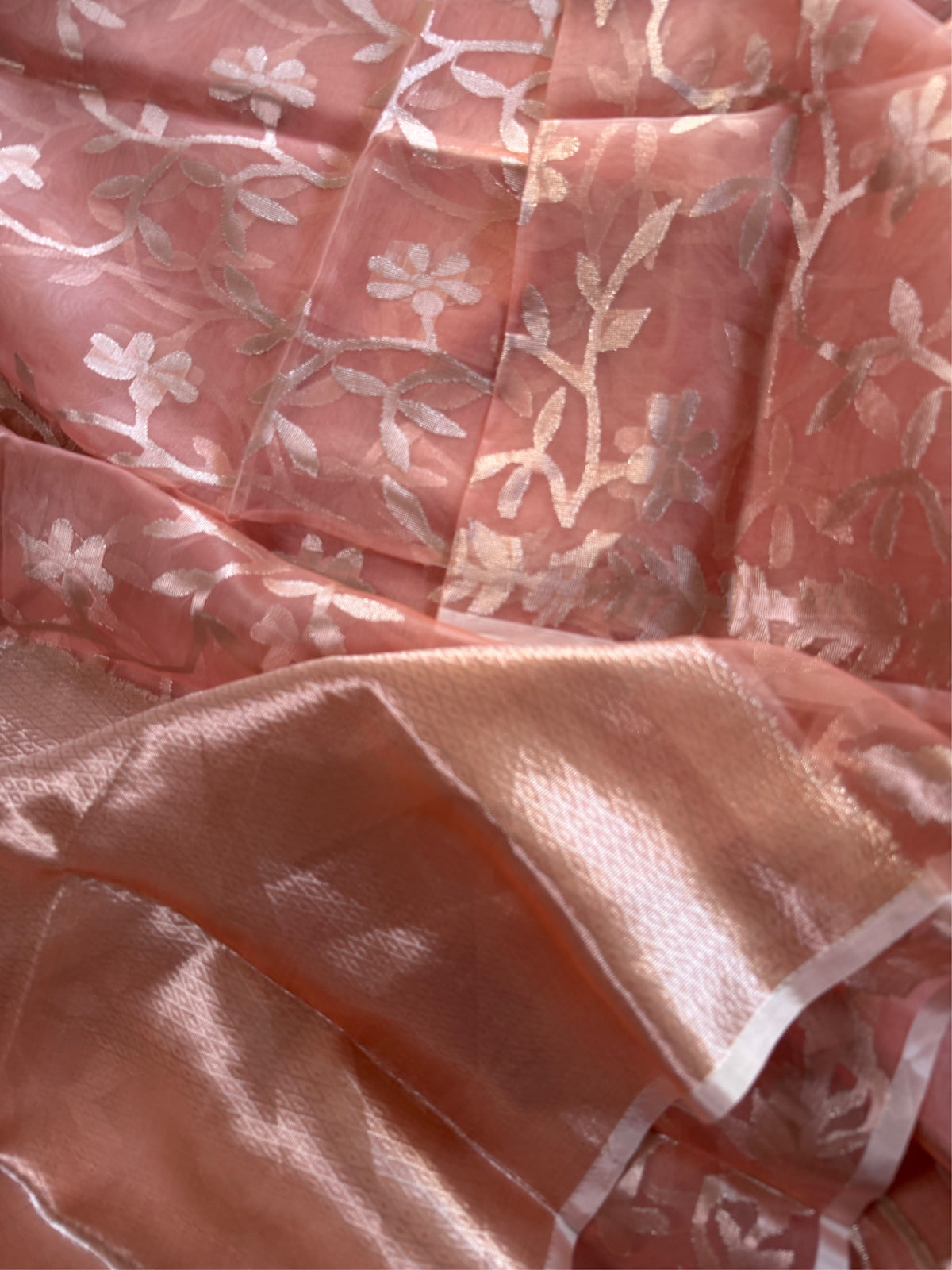 PUJOR AALO - Peach and gold comes with blouse piece