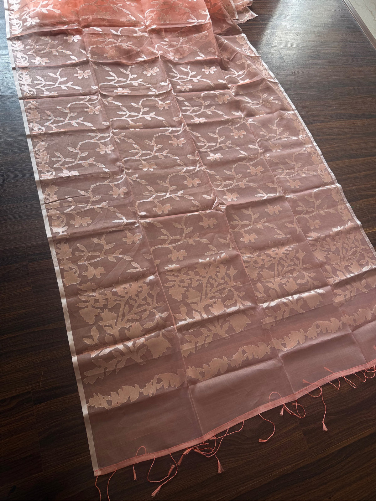 PUJOR AALO - Peach and gold comes with blouse piece