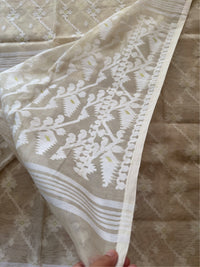 SHUVRO - Creamish white cotton jamdani saree comes with blouse piece