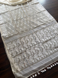 SHUVRO - Creamish white cotton jamdani saree comes with blouse piece