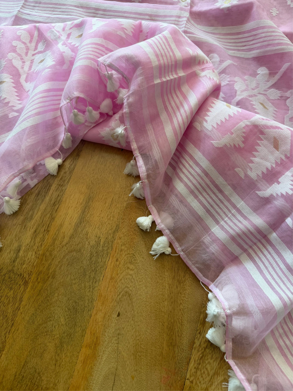 SHAPLA - Pink cotton jamdani saree comes with blouse piece