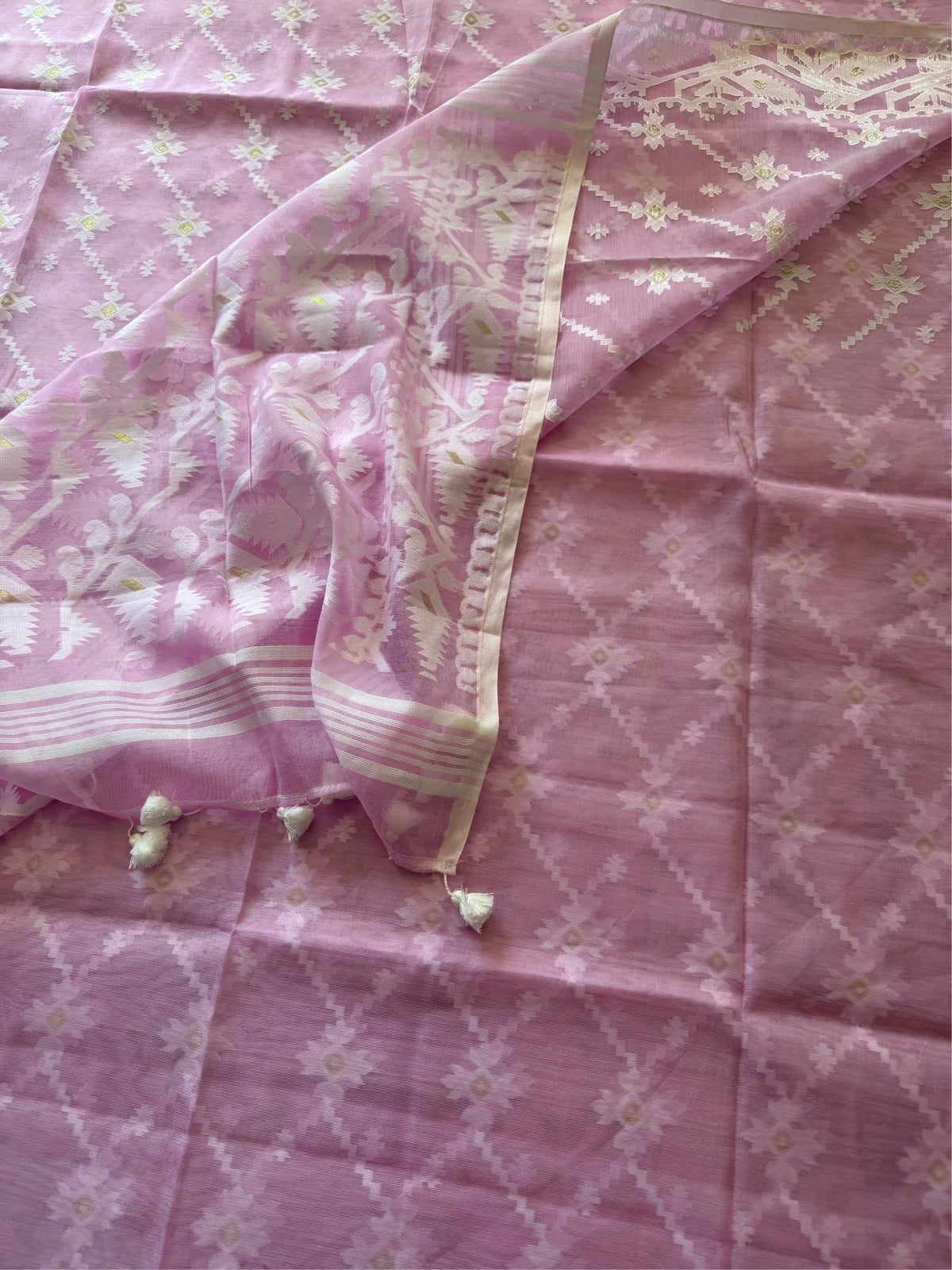 SHAPLA - Pink cotton jamdani saree comes with blouse piece