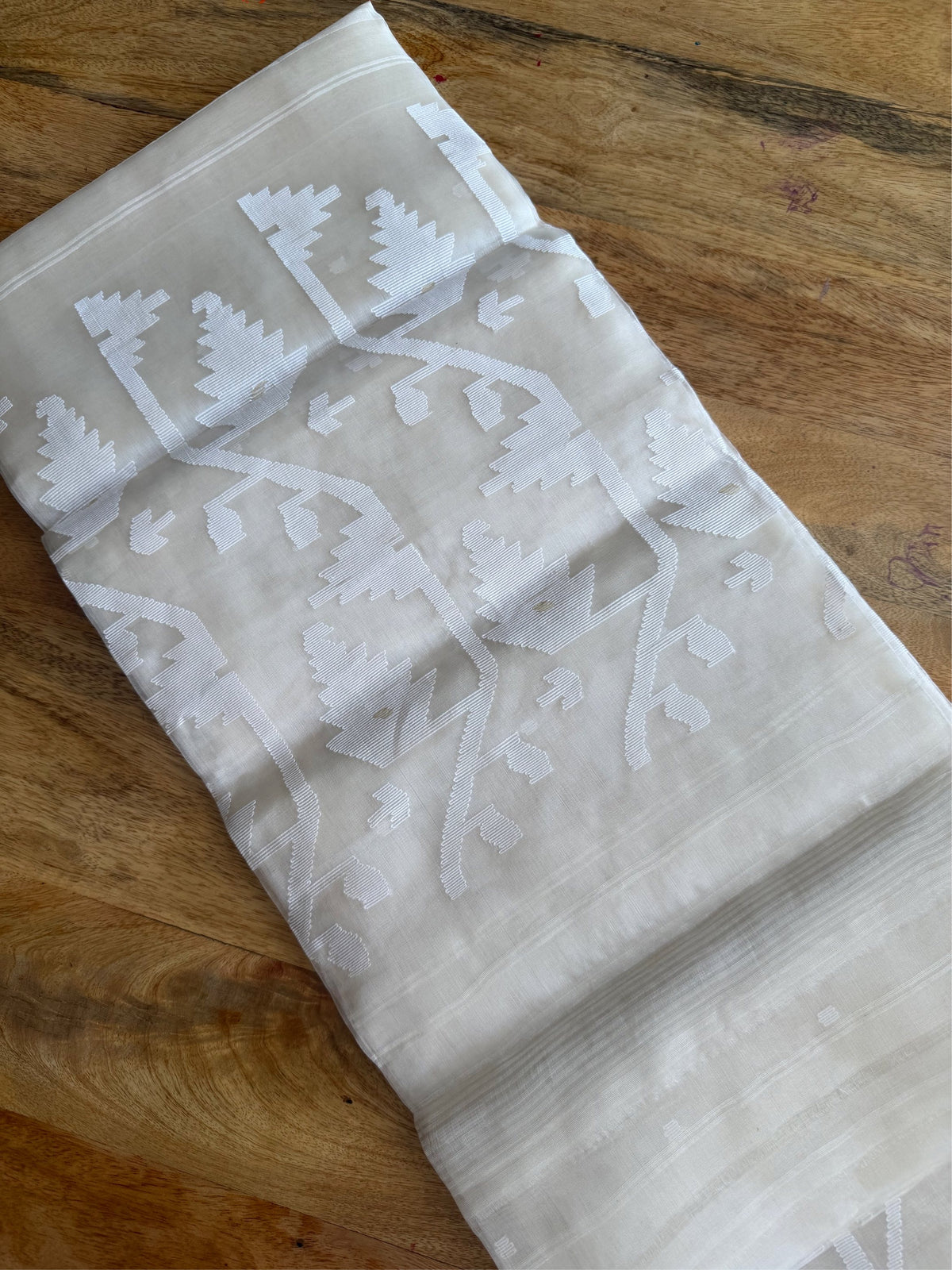 KUASHA - White muslin jamdani saree